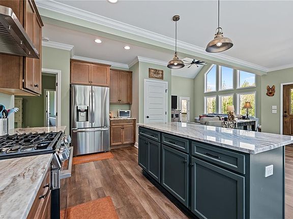5th image of 604 Grogan Rd
