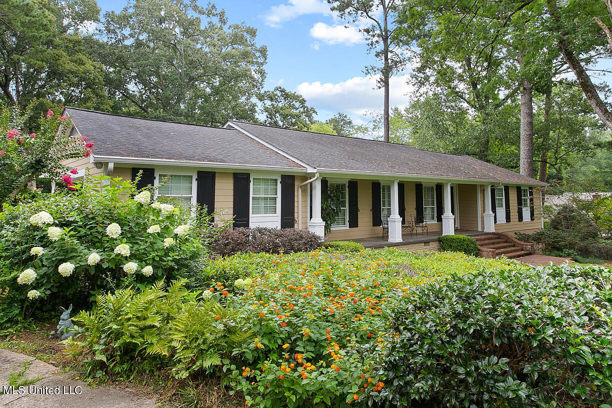 2216 Meadowbrook Rd, Jackson, MS 39211 MLS 4052891 Zillow