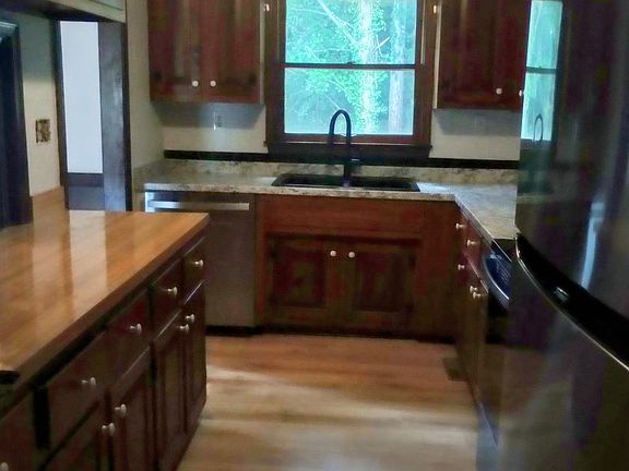 All new appliances,new floors ,lots of storage space