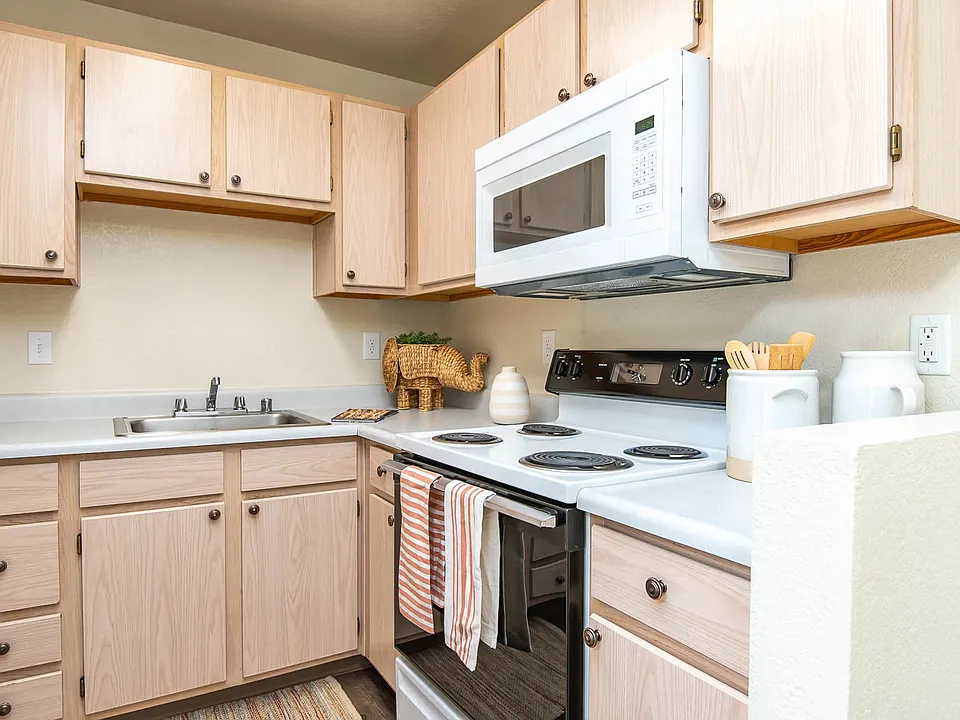 Desertbrook | One Bedroom Kitchen