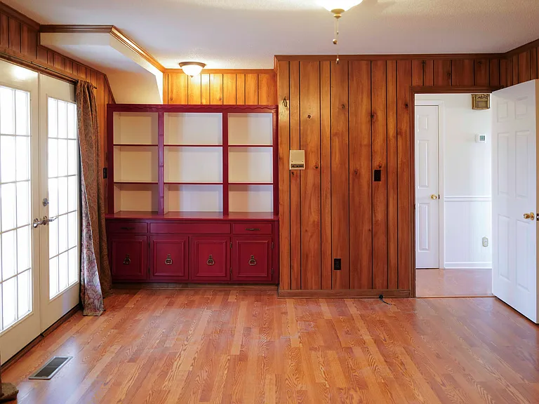 8693 Arbutus Dr — Photo 14