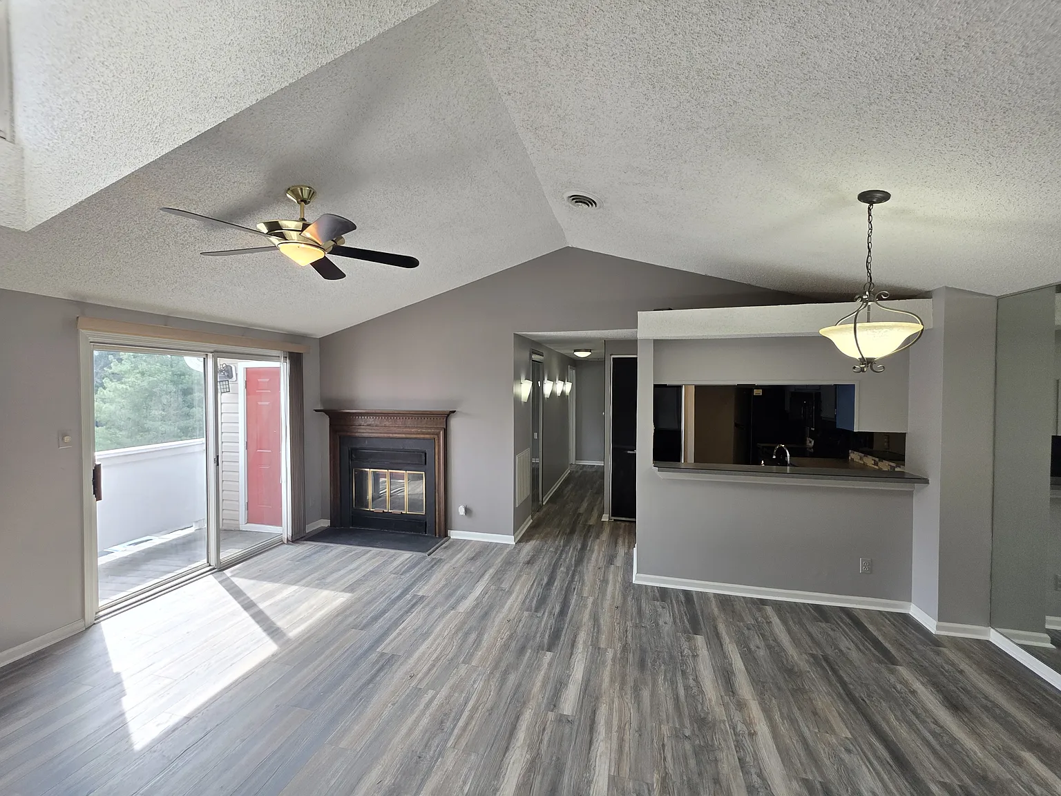 Palmer Place Condo 2 bed/2 bath — Photo 2