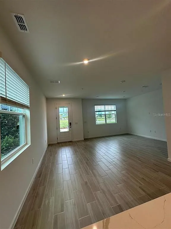 4 bed, 2.5 bath, 1678 sqft, $3,000 — Photo 2