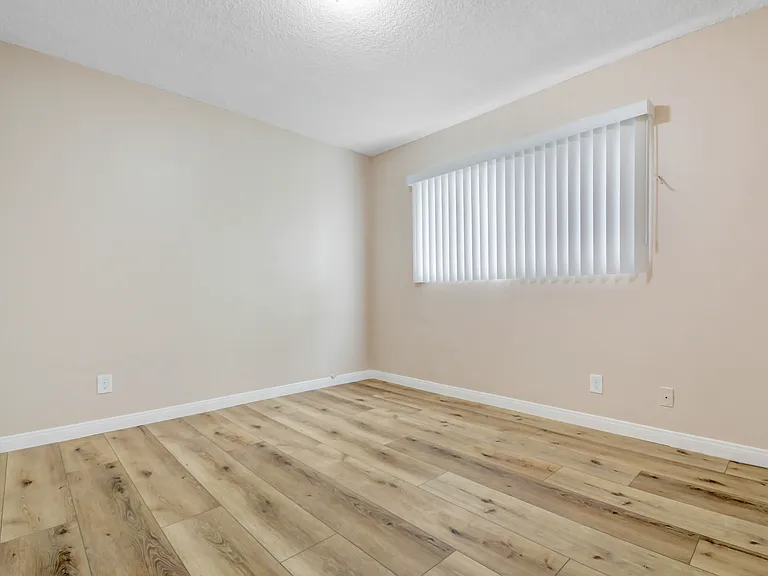 Telegraph Apartments — Photo 12