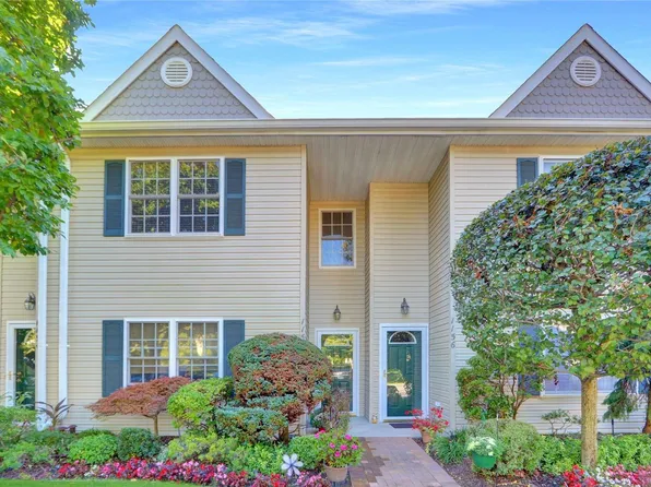 1156 Savoy Drive #2, Melville, NY 11747