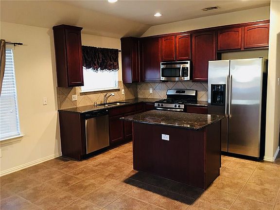 2nd image of 425 Perkins Dr