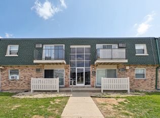 10037 S Walnut Ter APT 309, Palos Hills, IL 60465