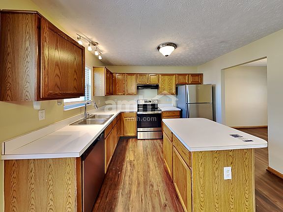 3rd image of 5726 Oyster Bay Way
