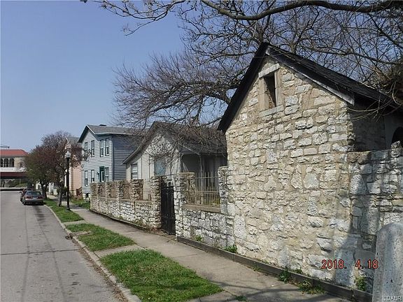 2nd image of 223 W Riverview Ave