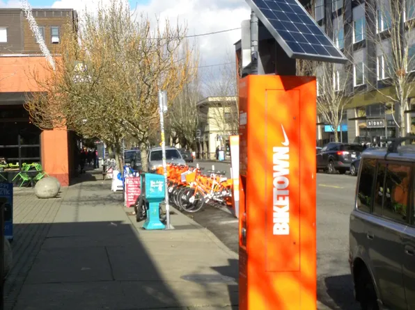 424-426 N Skidmore St, Portland, OR 97217