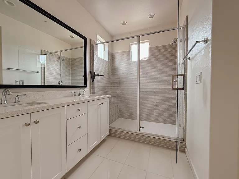 Master Bedroom - Bathroom
