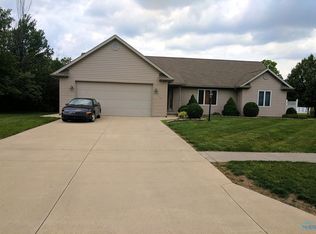 200 W Pinewood Ave, Defiance, OH 43512