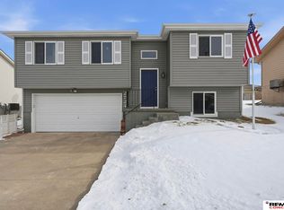 2724 NW Columbine Dr, Lincoln, NE 68524