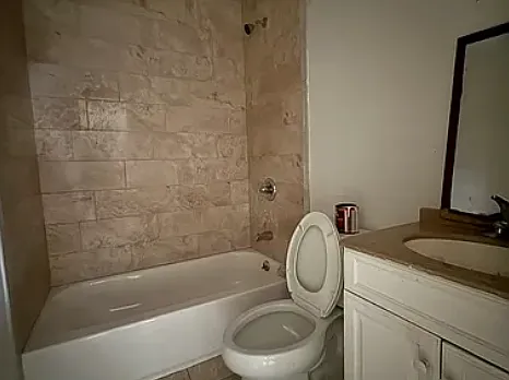 2 bed, 850 sqft, $2,350 — Photo 2