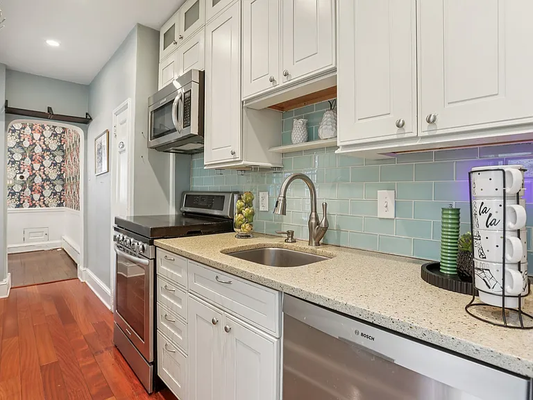 323 S Camac St — Photo 6