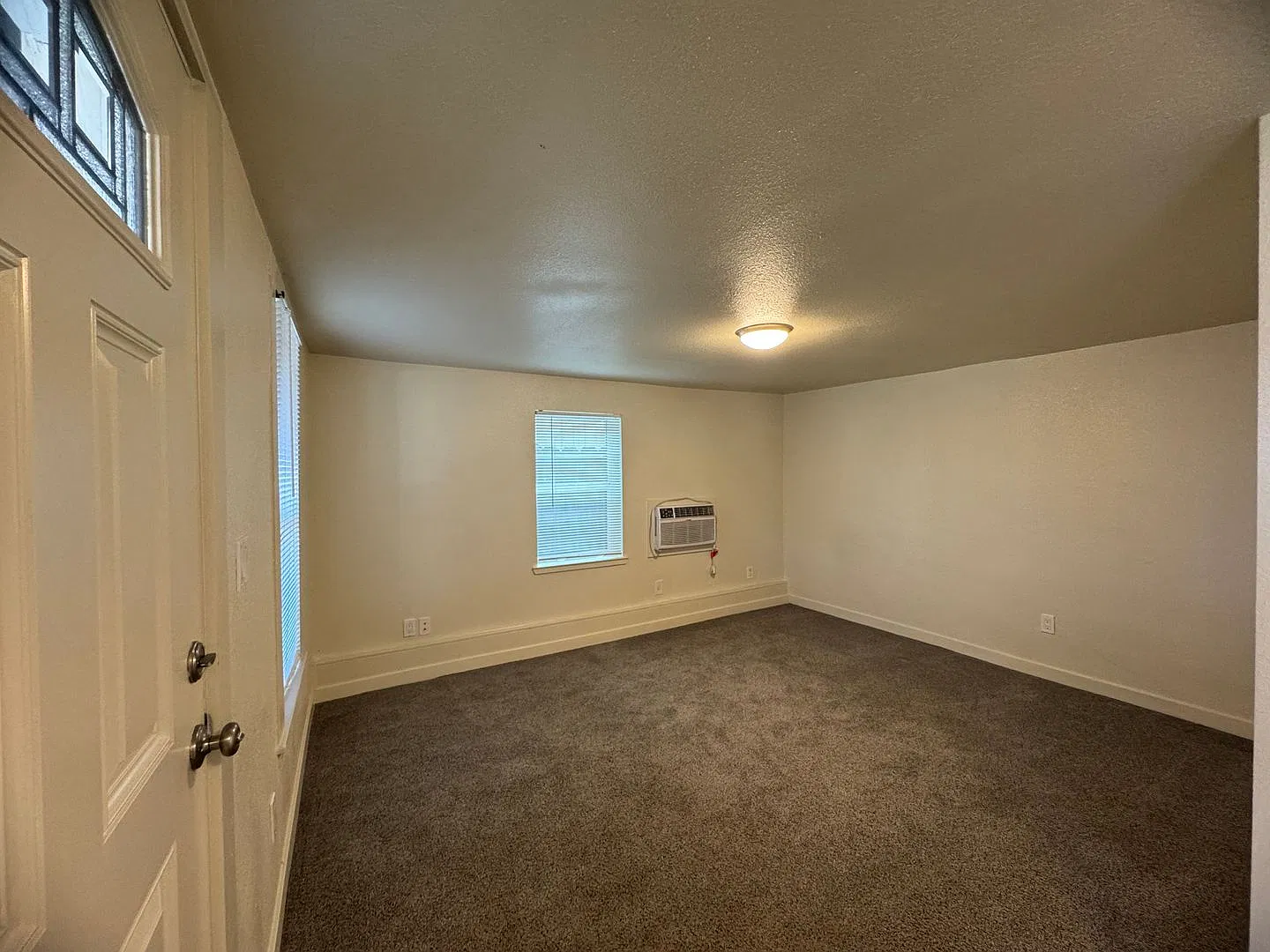 Pre-leasing for Summer 2027! — Photo 4