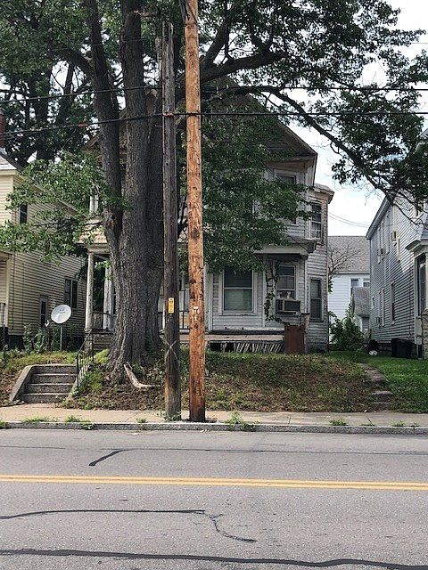 2nd image of 2405 Broadway