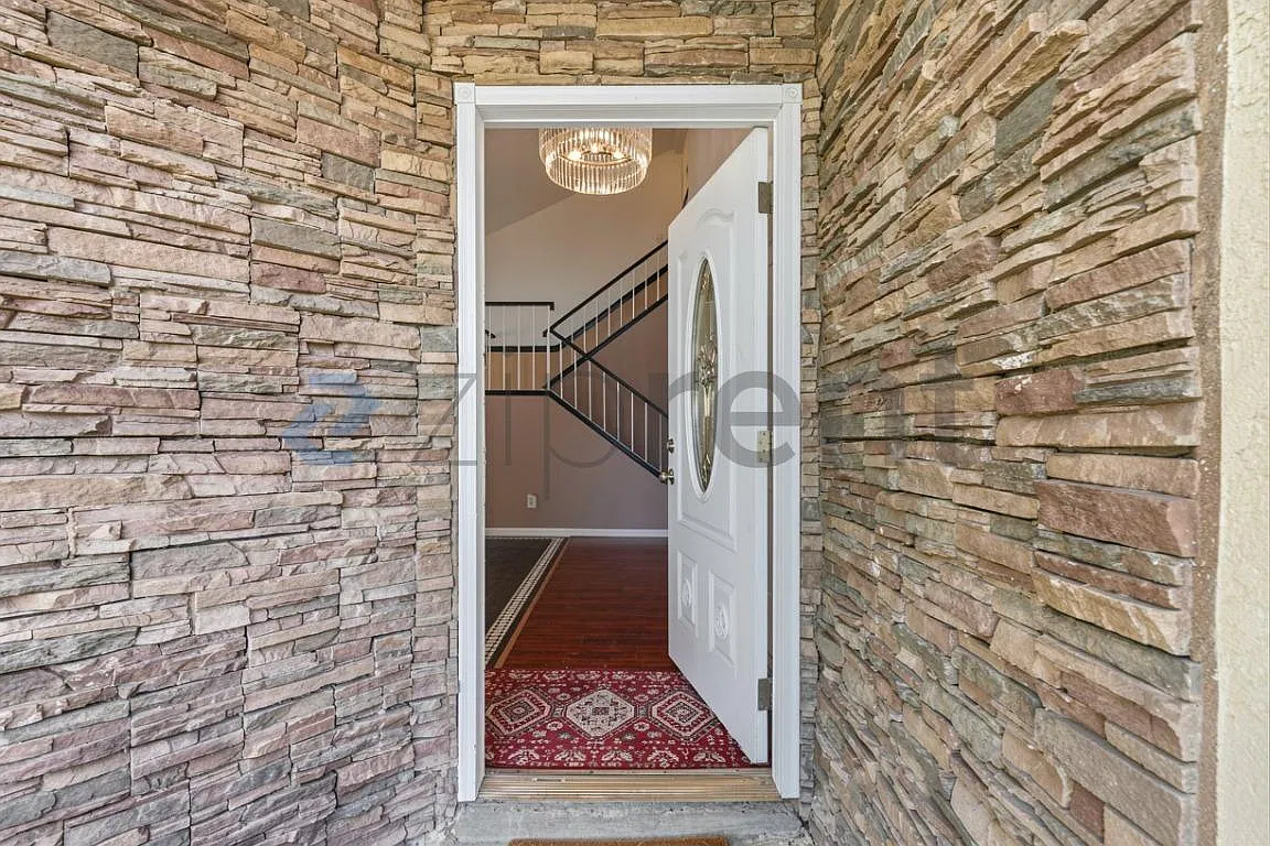 4 bed, 1840 sqft, $3,400 — Photo 4