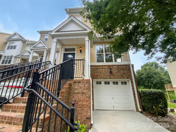 7130 Founders Club Ct, Charlotte, NC 28269
