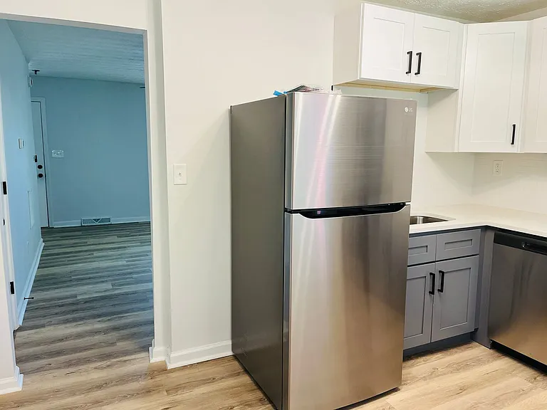 2141 Thompson Ave SE — Photo 9