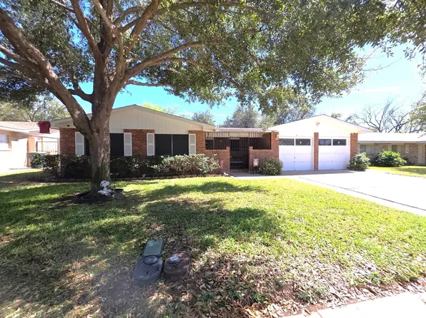 315 Camelia Dr, Laredo, TX 78041