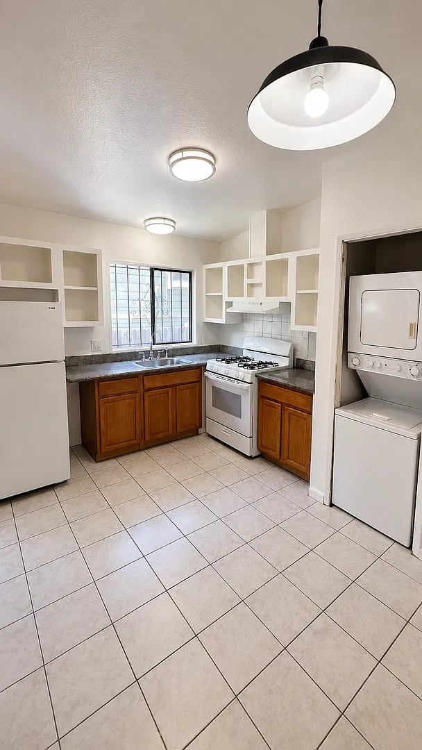 716 Sycamore St — Photo 4