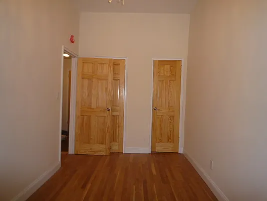 Rented by New Yorker Realty | media 22