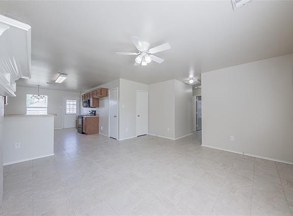 5th image of 901 Westfield Dr