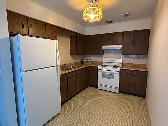 5th image of 6874 W Touhy Ave APT B