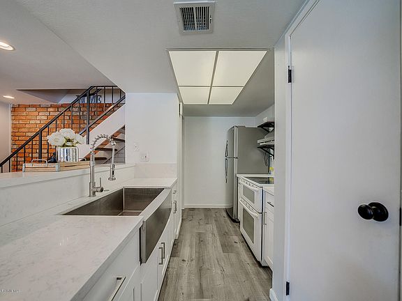 4th image of 1005 W Sierra Madre Ave APT 3