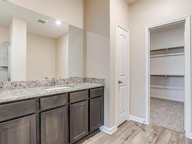 1025 McDonald Dr — Photo 17