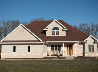 5786 Creek Crest Ln, Little Suamico, WI 54141