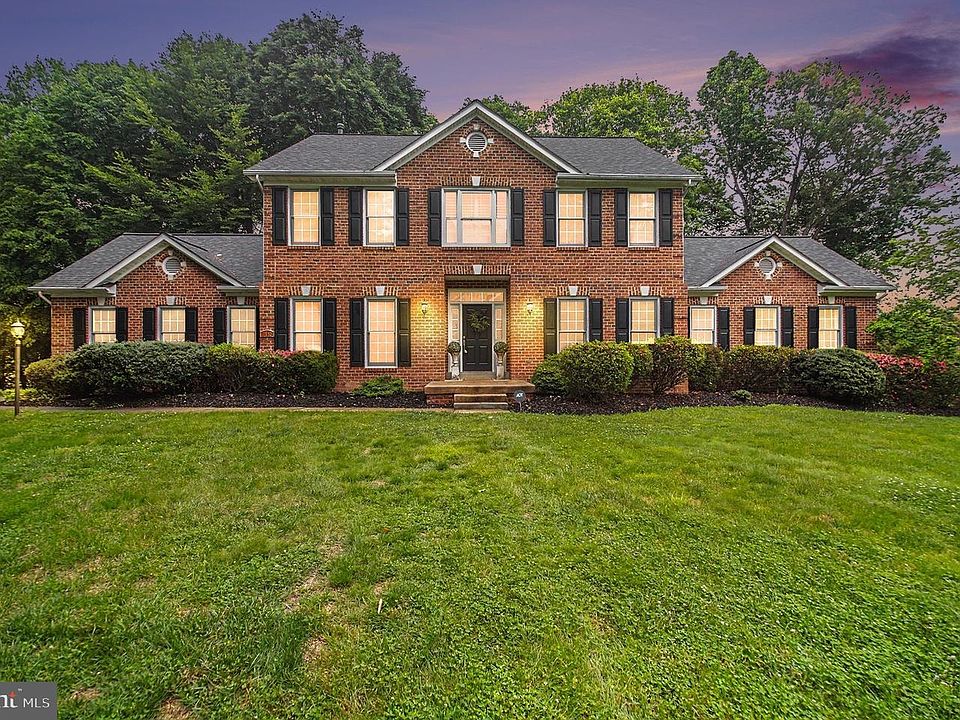 1st image of 7182 Brewster Ln