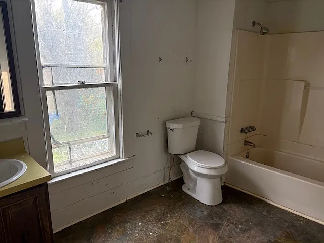 Photo 2 of 7 - 12780 Reed Ave #2 - Conneaut Lake, PA Building Photo - 12780 Reed Ave #2