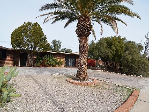 3rd image of 4941 E Alta Vista St