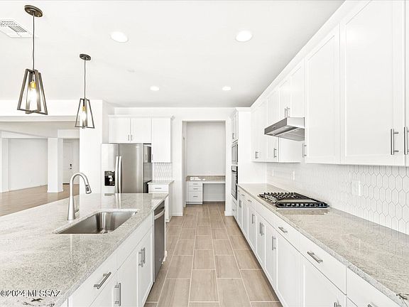 3rd image of 1275 E Pecan Meadow Ln