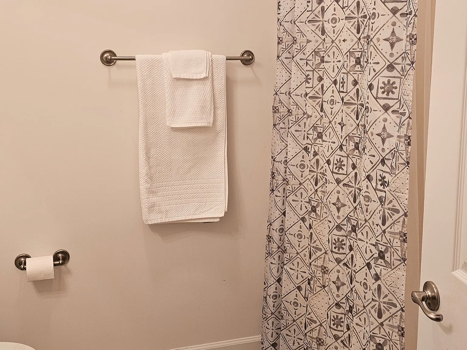 3 bed, 1604 sqft, $2,000 — Photo 4