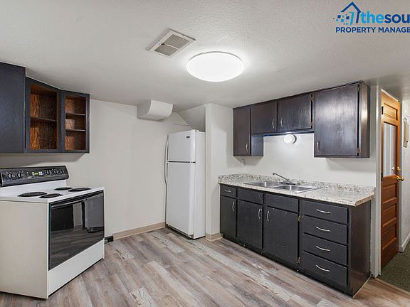 3rd image of 1020 16th St APT B