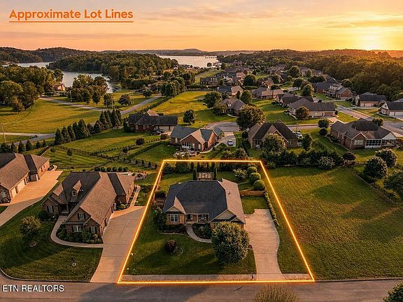 2nd image of 346 E Port Dr