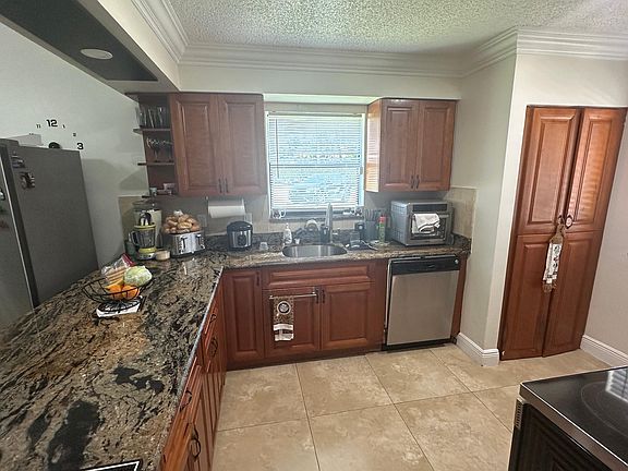 5th image of 3801 Inlet Cir