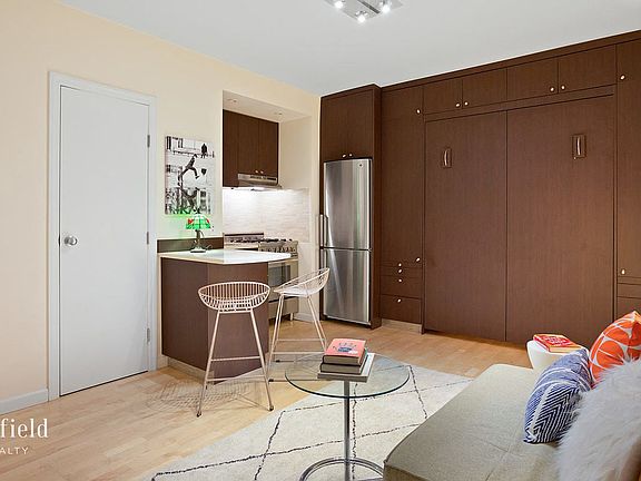 4th image of 300 8th Ave APT 3J