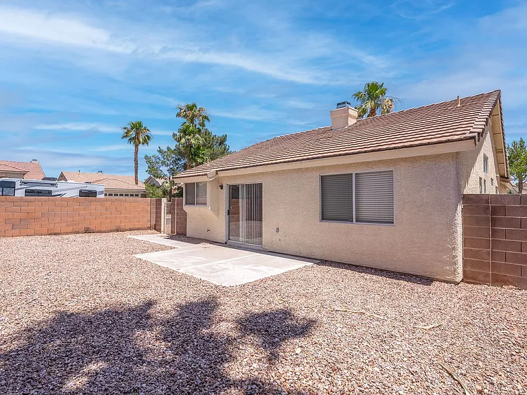 1613 Cathedral Peak Ct — Photo 33