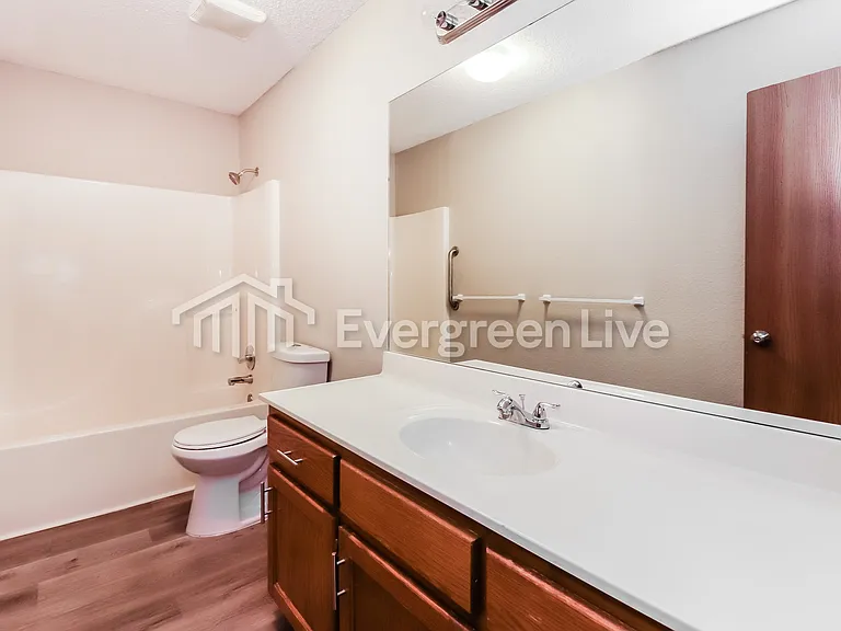 1501 Hawthorne Cir — Photo 14