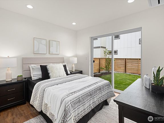 3rd image of 10326 Ashworth Avenue N