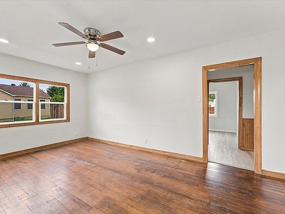 4th image of 3015 7th Ave