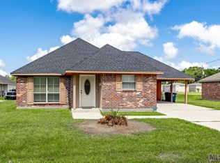 253 N 14th St, Port Allen, LA 70767