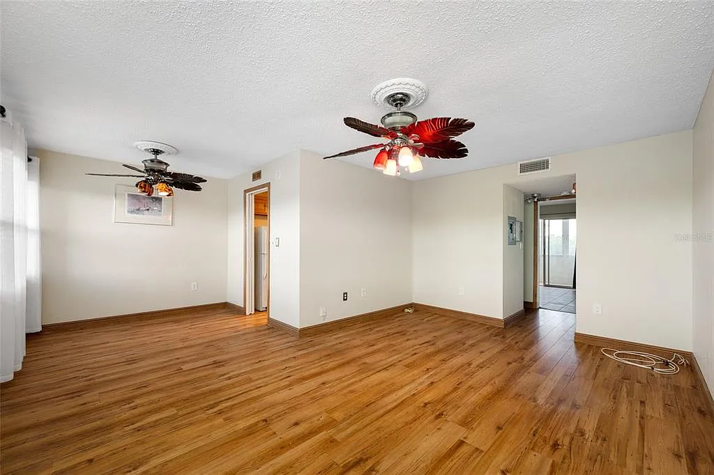 1 bed, 1.0 bath, 650 sqft, $1,225 — Photo 3