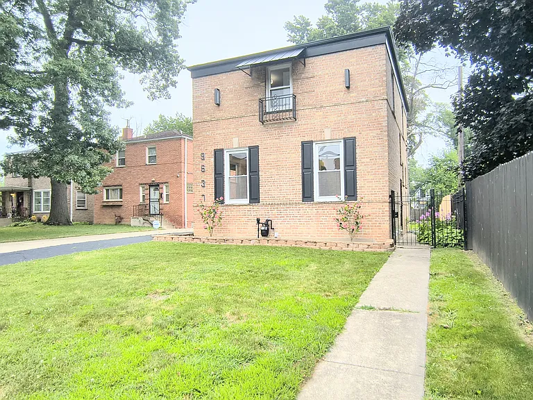 9637 S Wood St #1 — Photo 11
