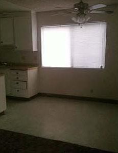 4th image of 200 E Vine St APT 1a
