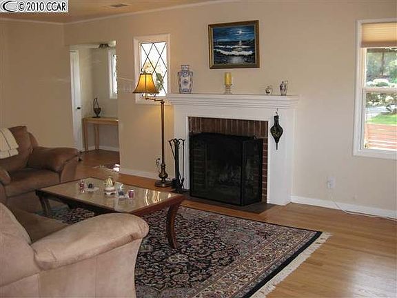 3rd image of 4 Abbey Ct
